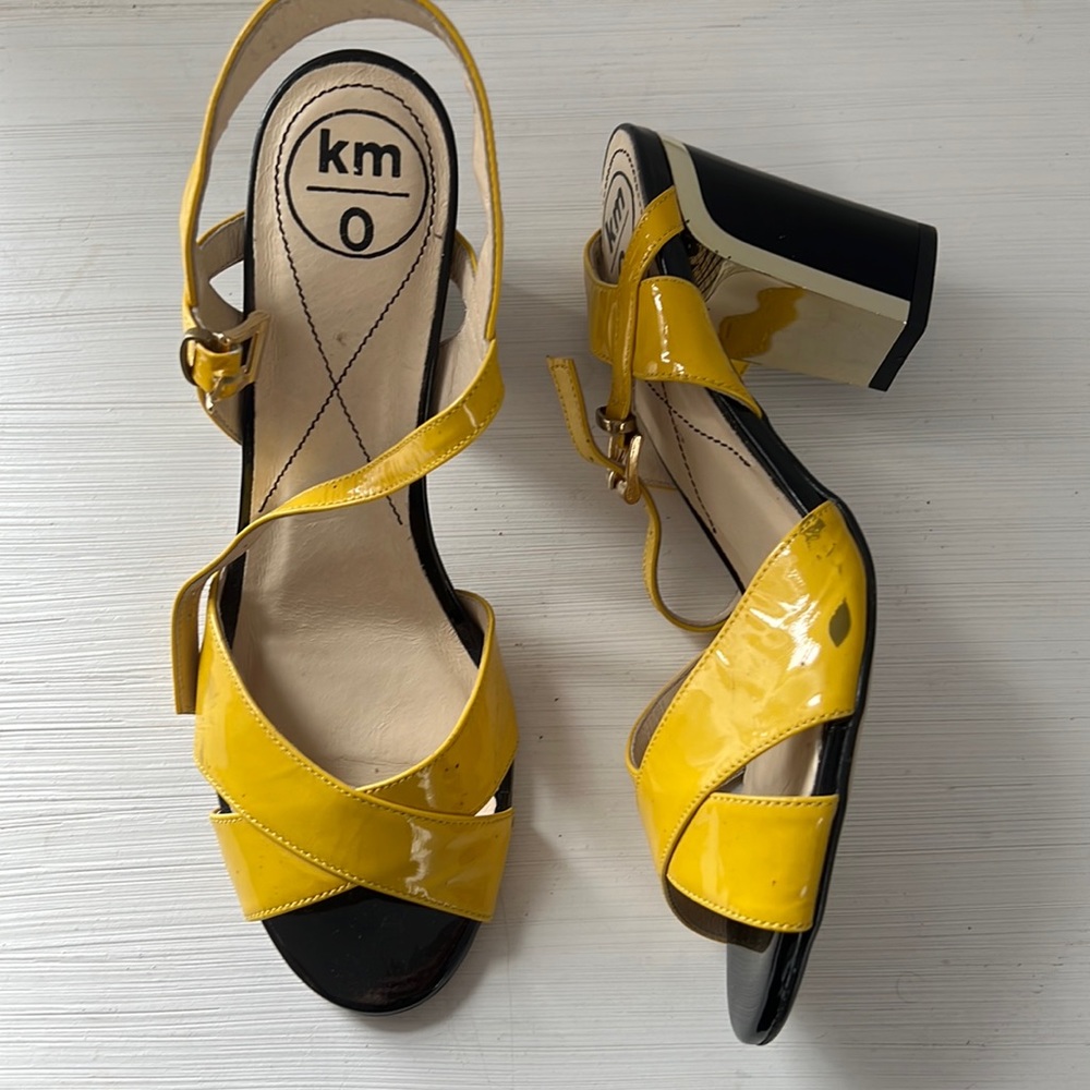 KM/0 women’s yellow sandals